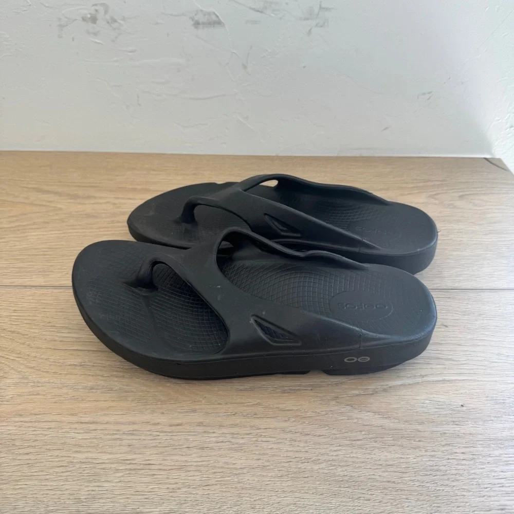 Oofos Oohlala Thong Sandal Black Womens 9
